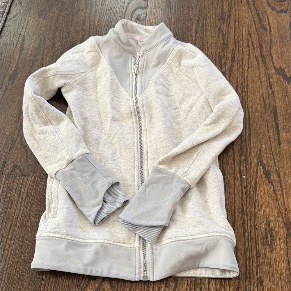 Ivivva gray zip up size 6